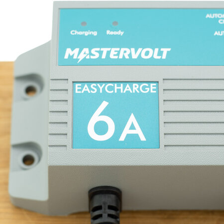 Mastervolt Easycharge 6A acculader 12V