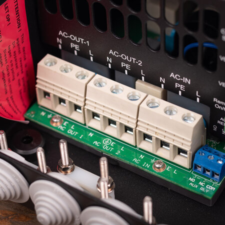 Victron MultiPlus-II 24/3000/70-32