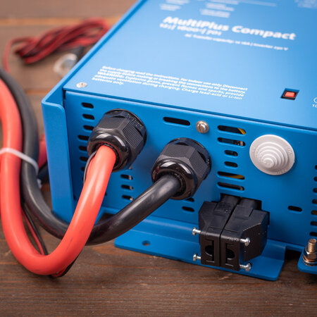 Victron MultiPlus C 12/1600/70-16