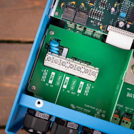 Victron MultiPlus 12/3000/120-16
