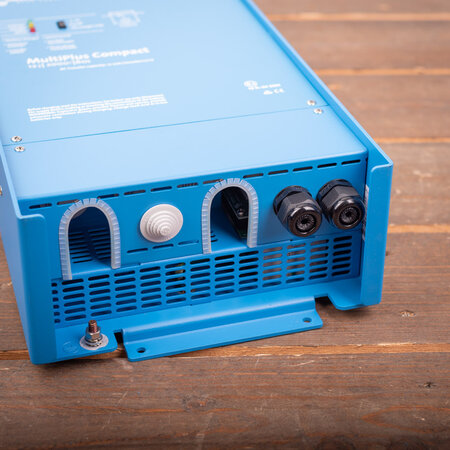 Victron MultiPlus C 12/2000/80-30