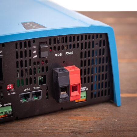 Victron MultiPlus IP21 24/1600/40-16