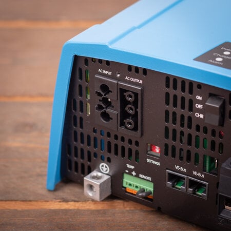 Victron MultiPlus IP21 24/1600/40-16