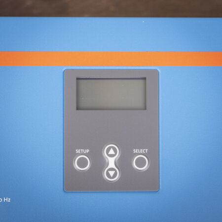 Victron Skylla IP44 24/30 (3) 120-240V