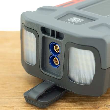 Lokithor J402 Jumpstarter 3000A