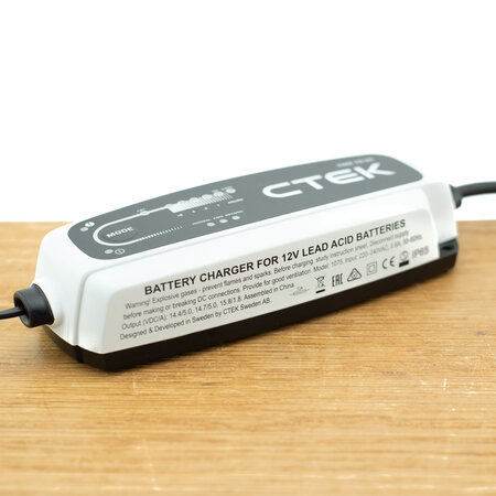 CTEK CT5 TIME TO GO - Bundel met Opbergkoffer, Indicator Eyelets en Bumper