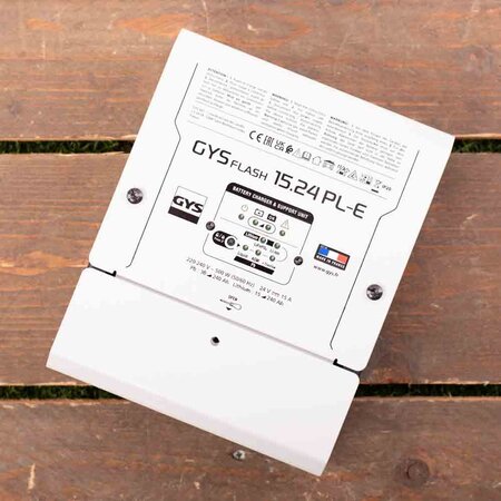 GYS GYSFLASH 15.24 PL-E | 24V 15A
