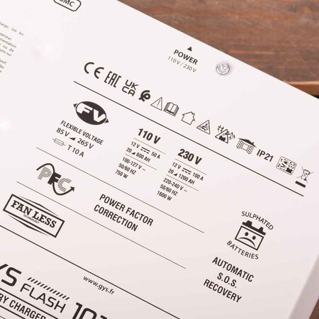 GYS acculader met voeding GYSFLASH 101.12 CNT | USB / SMC | 100A | 2.5M kabels