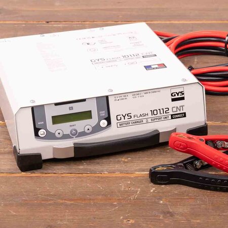 GYS acculader met voeding GYSFLASH 101.12 CNT | USB / SMC | 100A | 5M kabels