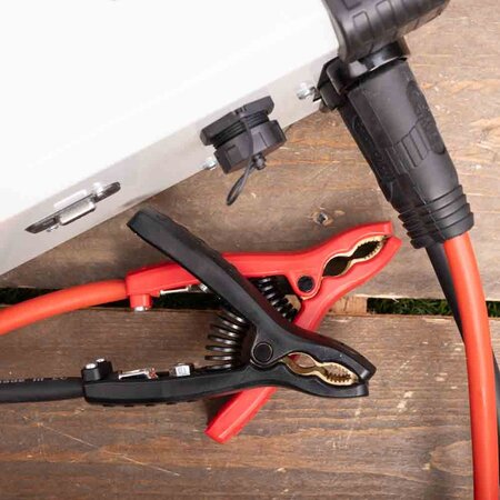 GYS acculader met voeding GYSFLASH 123.12 CNT FV | USB / SMC | 120A | 5M kabels | Muurbevestiging