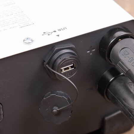 GYS acculader met voeding GYSFLASH 125.12 CNT FV | USB / SMC | 120A | 5M kabels