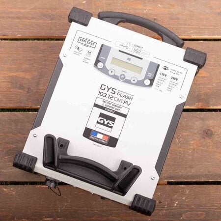 GYS acculader met voeding GYSFLASH 103.12 CNT FV | USB / SMC | 100A | 5M kabels | Muurbevestiging