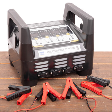 GYS Multicharge station 4x10A 6V/12V voor (vier) accu's Pb-Li