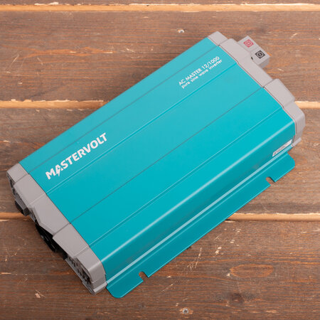 Mastervolt AC Master 12/1000 IEC (230 V)