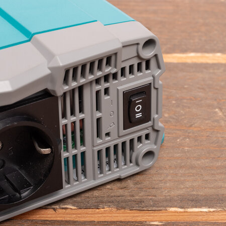 Mastervolt AC Master 12/1000 IEC (230 V)