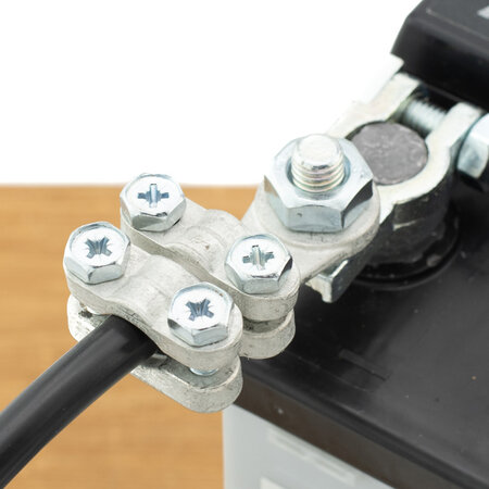 Kabeloog Messing Vertind 50mm2 Ø10mm Schroefaansluiting