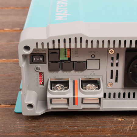 Mastervolt AC Master 24/2500 IEC (230 V)