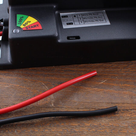 Zivan UBC Hoogfrequent Acculader 12V 18A