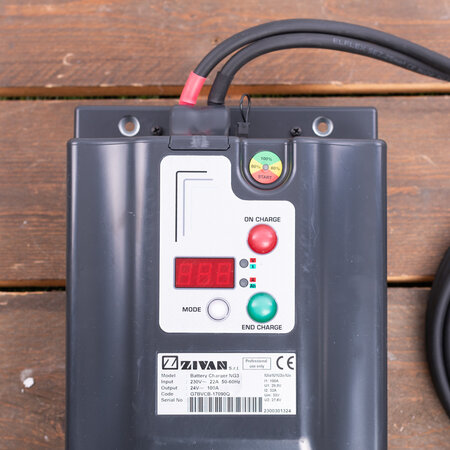 Zivan NG3 Hoogfrequent Acculader 72V 35A CB