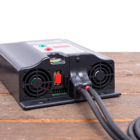 Zivan NG3 Hoogfrequent Acculader 36V 60A CB