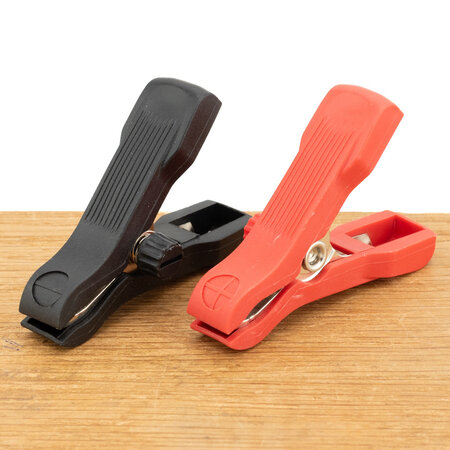 Xenteq LBC 512-15S 12V 15A