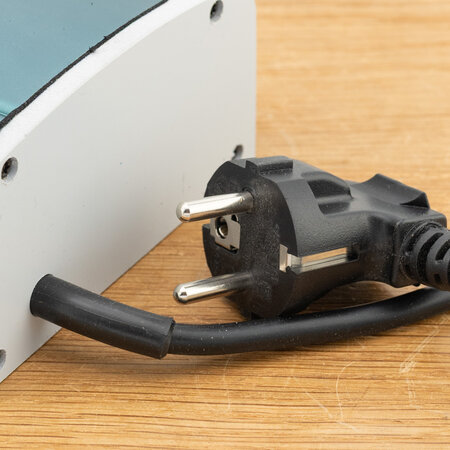 Xenteq LBC 512-20XTR 12V 20A