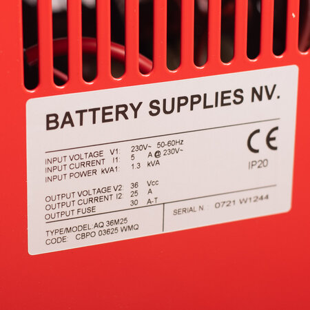 AQ-TRON AQ36M25 Acculader 36V 25A Wa