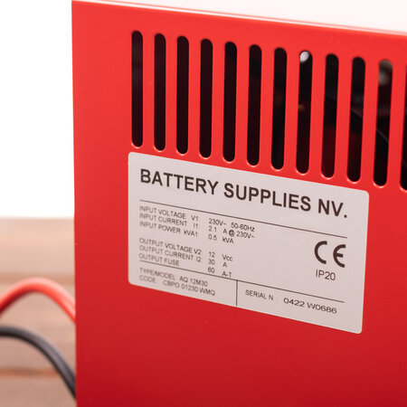 AQ-TRON AQ12M30 Acculader 12V 20A