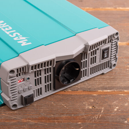 Mastervolt AC Master 24/1500 IEC (230 V)