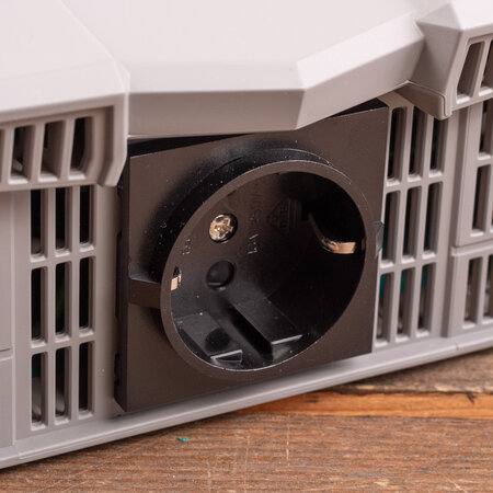 Mastervolt AC Master 24/1500 IEC (230 V)