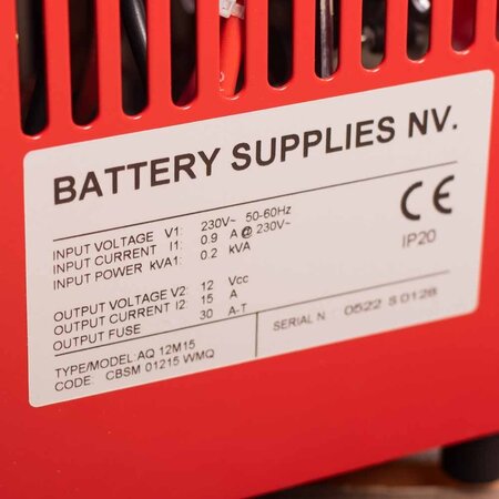 AQ-TRON AQ12M15 Acculader 12V 15A Wa