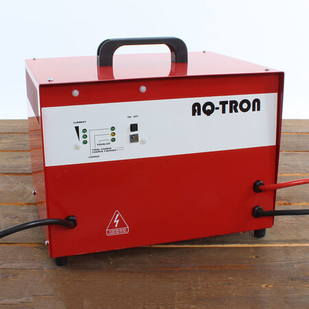 AQ-TRON AQ48M50 Acculader 48V 50A Wa