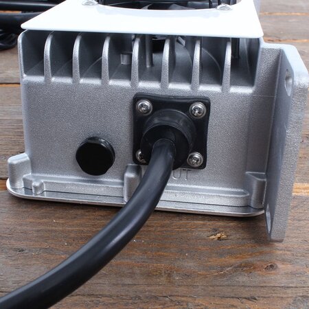 AQ-TRON Hoogfrequent Acculader 36V 50A - WET