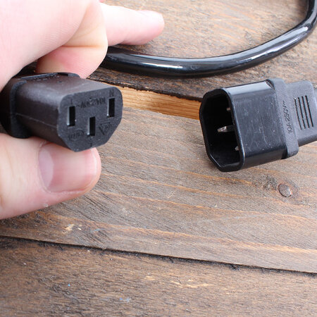 AQ-TRON Hoogfrequent Acculader 48V 35A - WET