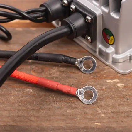 AQ-TRON Hoogfrequent Acculader 48V 50A - SLA