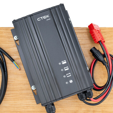 CTEK I2420 - 24V 20A
