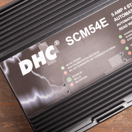 GYS Multi laadstation DHC54E voor (vier) 12V loodaccu's 10-100Ah