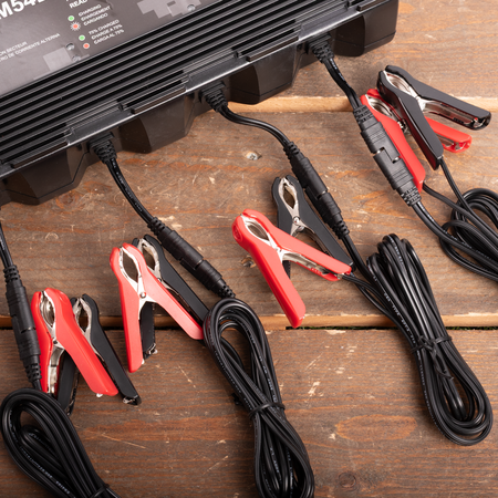 GYS Multi laadstation DHC54E voor (vier) 12V loodaccu's 10-100Ah