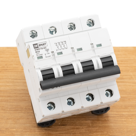 EMAT Krachtgroep B 32A 3P+N