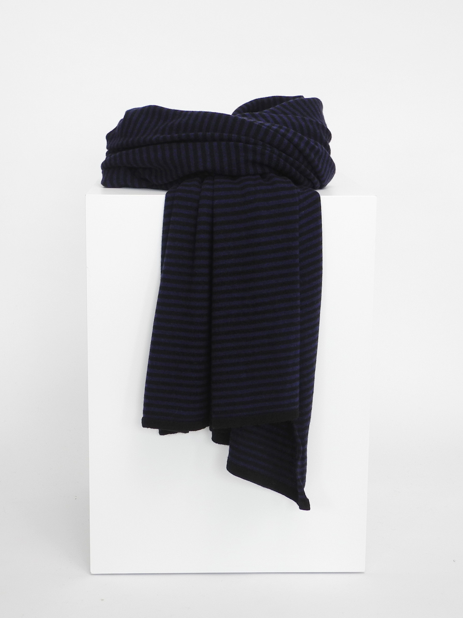 Cosy Chic Stripes Solid Black / Navy