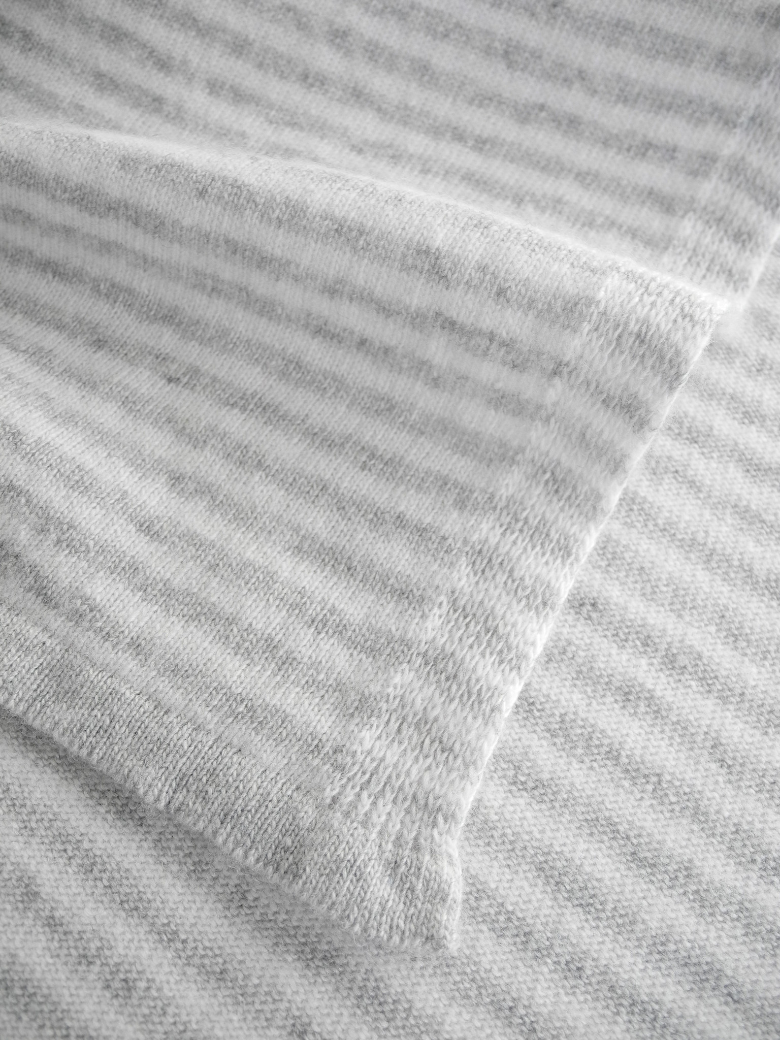 Cosy Chic Stripes Pearl Grey / Cool White