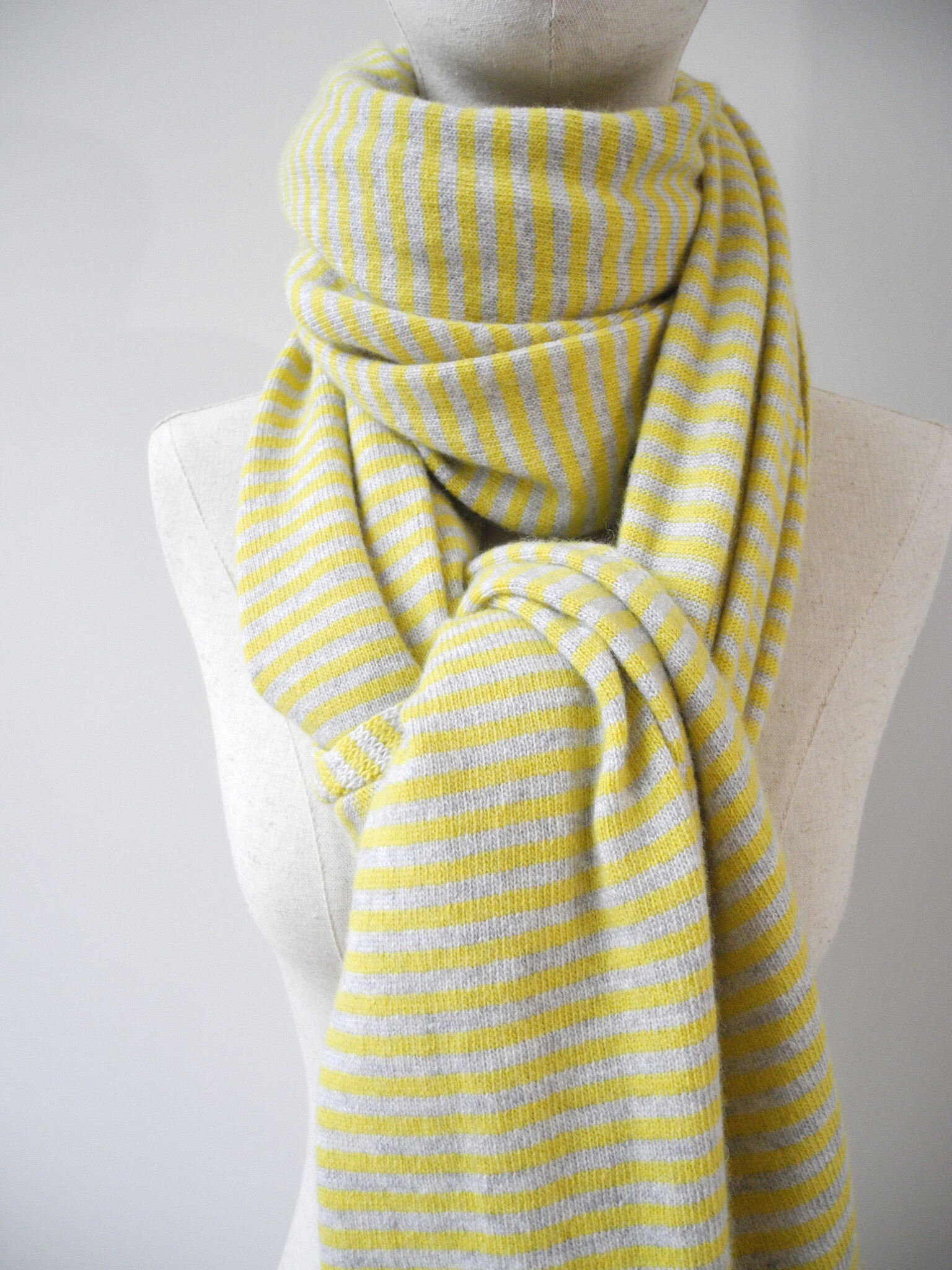 Sjaal Cosy Chic Stripes Vibrant Yellow - Pearl Grey