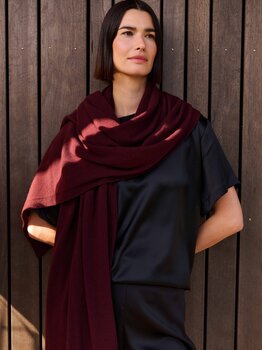 C.O.S.Y by SjaalMania Cosy Chic Dark Burgundy