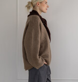Cosy Triangle Small Hickory