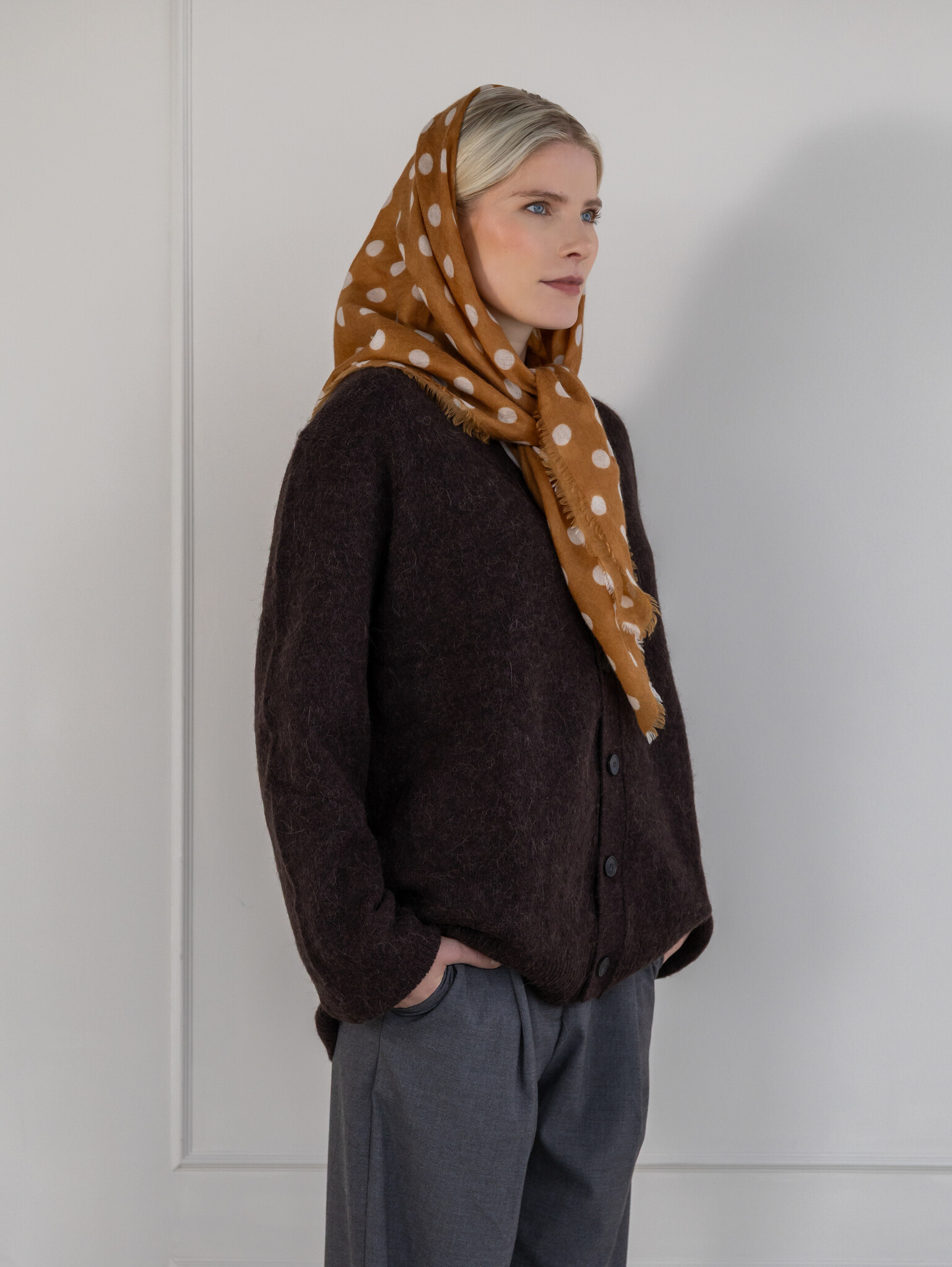 Cosy 100% cashmere Dots  Biscuit