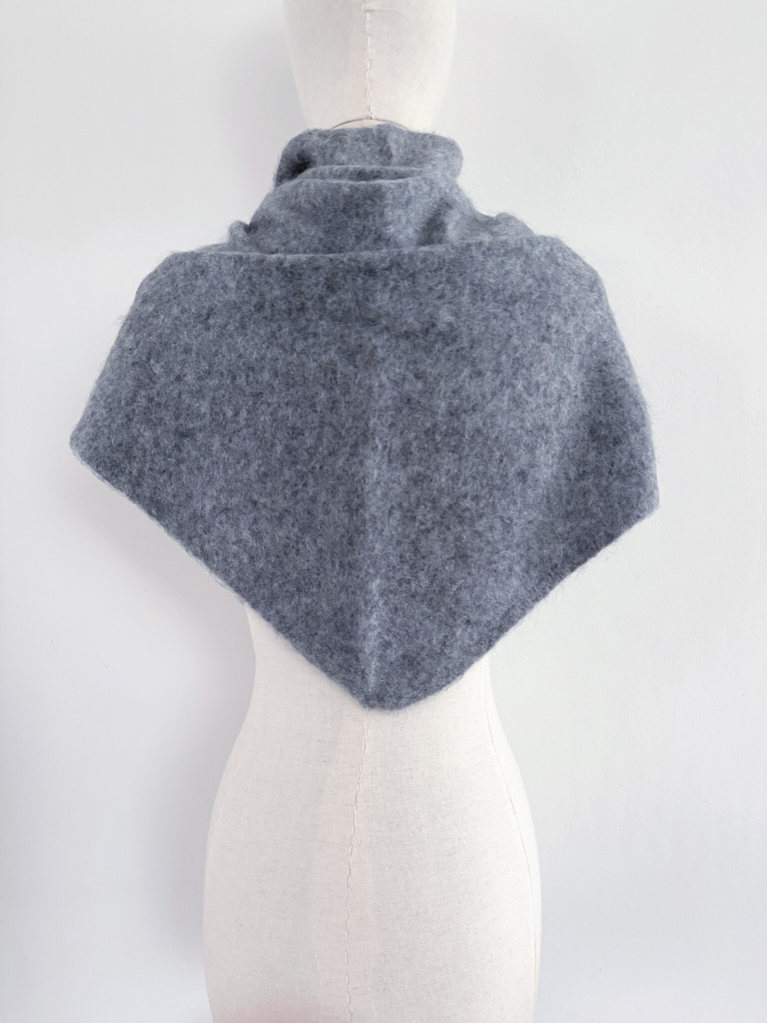 Cosy Triangle 100% Brushed Cashmere Feather