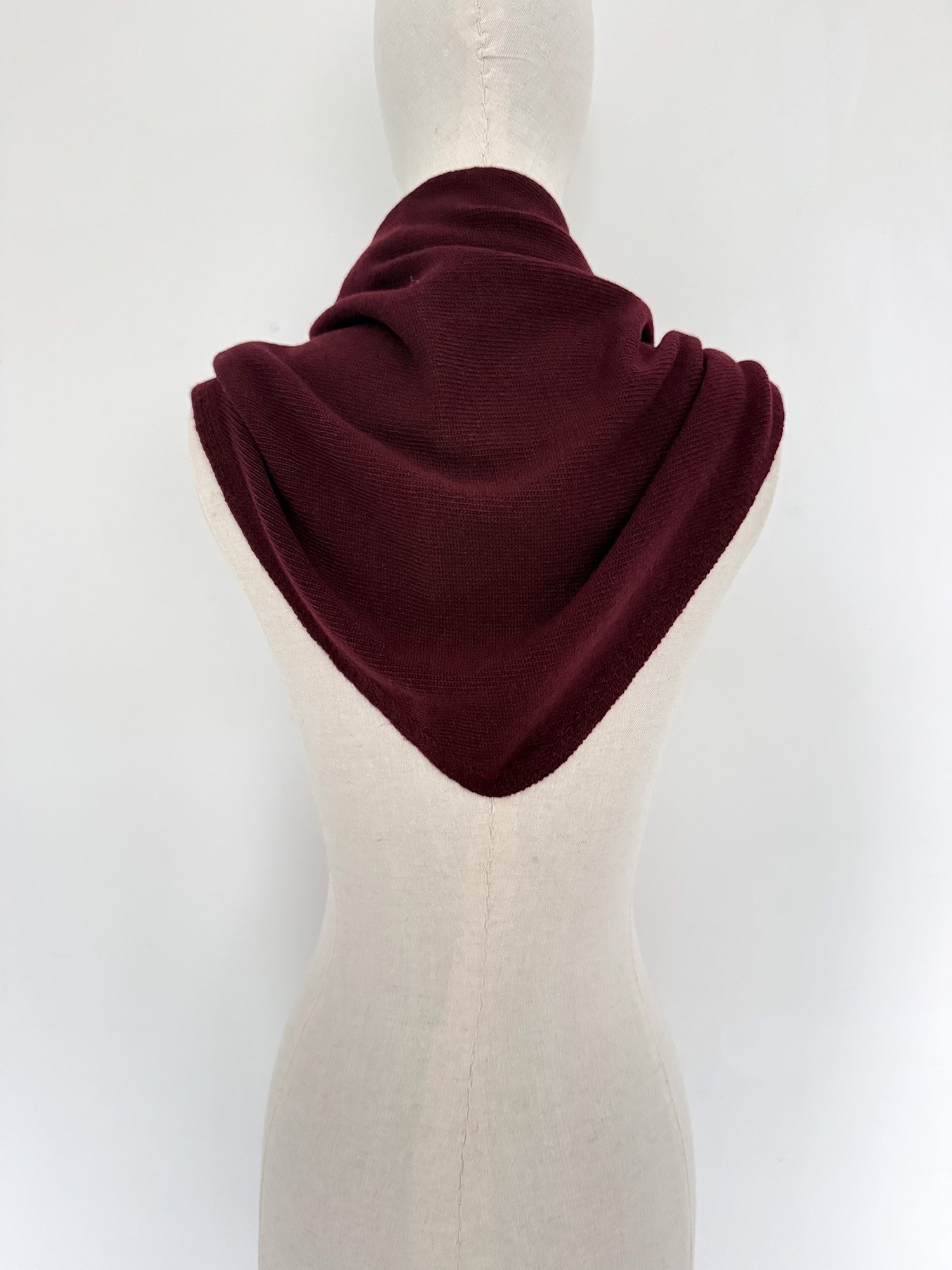 C.O.S.Y Cosy Chic Triangle Dark Burgundy