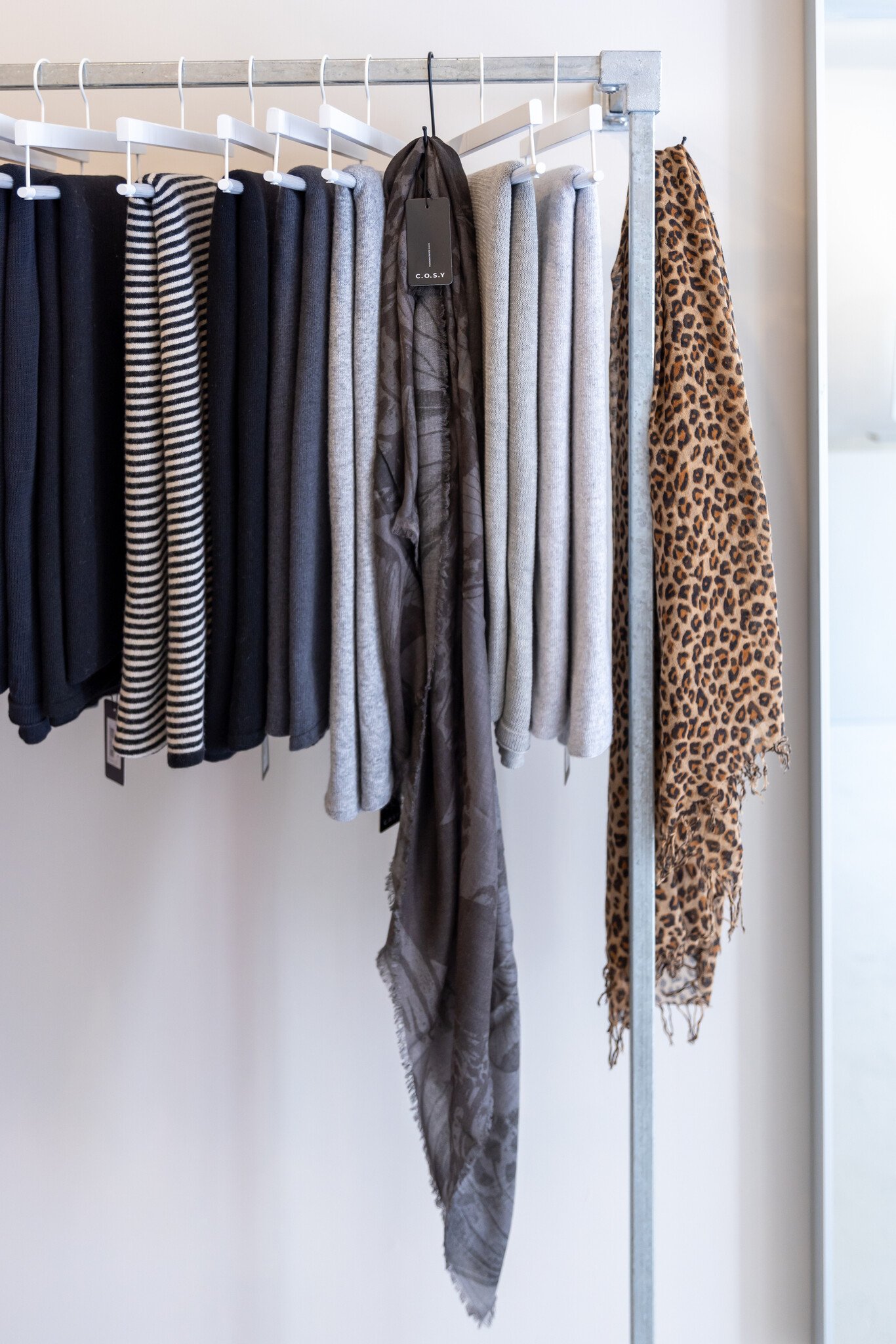 C.O.S.Y by SjaalMania Houten SjaalHanger Wit per 5 stuks