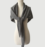 Cosy Chic Triangle  Light Sand - Solid Black
