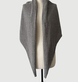 Cosy Chic Triangle  Light Sand - Solid Black